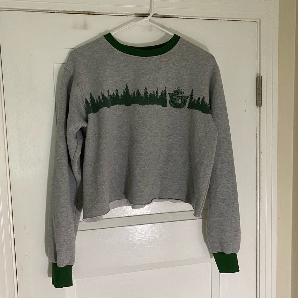 Smokey the Bear cropped crew neck